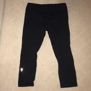 Plain black ivivva crops Size 10